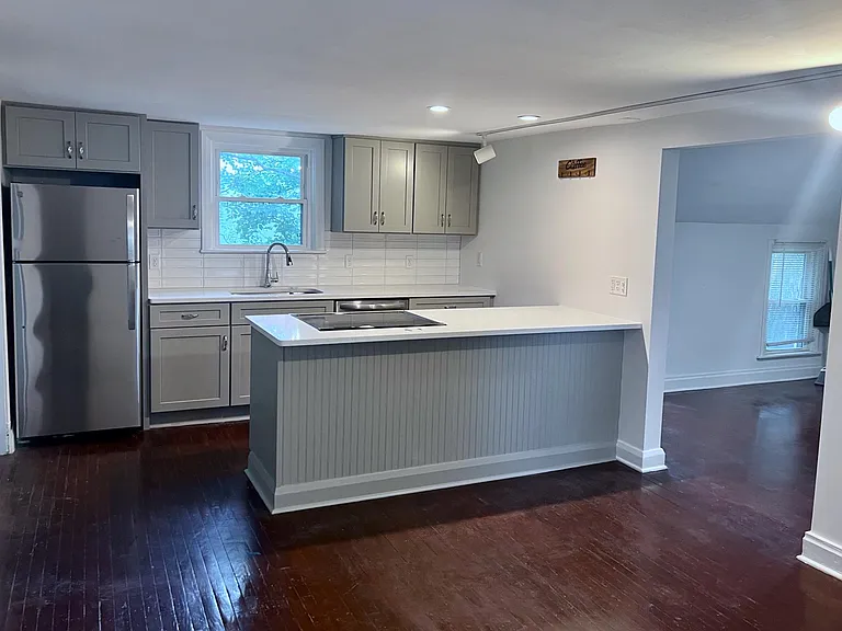 60 Carlton St #2 — Photo 1