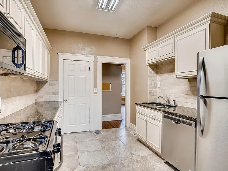1707 Vine St — Photo 12