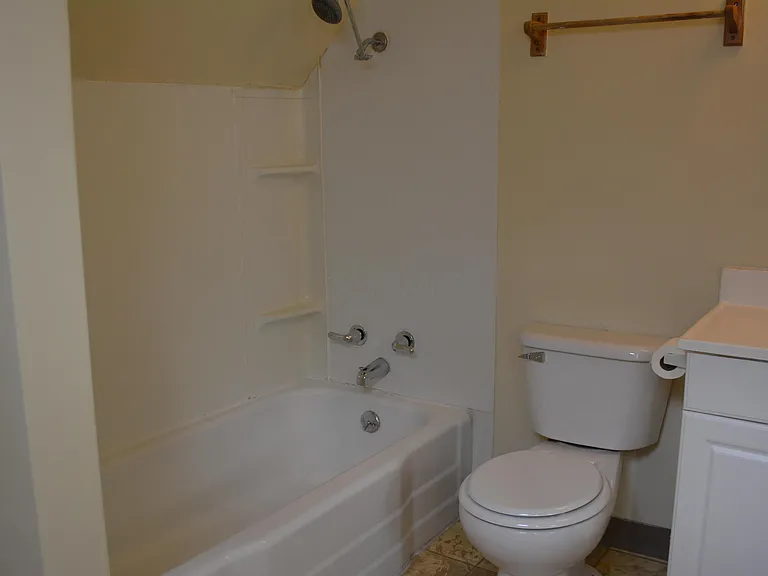 1353 Highland St #D — Photo 17