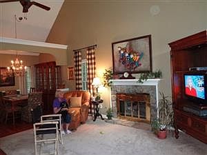 3rd image of 626 Wedgewood Dr