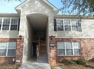 1860 Crest Hollow Dr APT 104, Winston Salem, NC 27127
