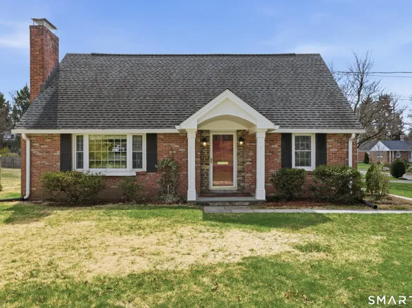 121 Tunxis Road, West Hartford, CT 06107