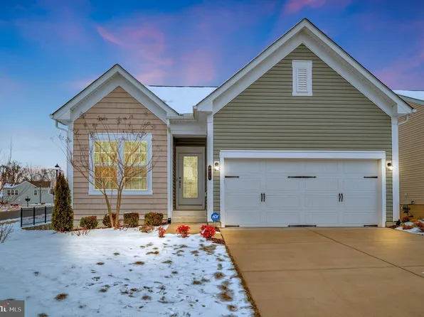 6036 Avery Point Dr, Fredericksburg, VA 22406