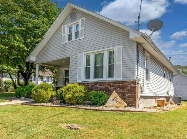 1504 E Oak St, West Frankfort, IL 62896