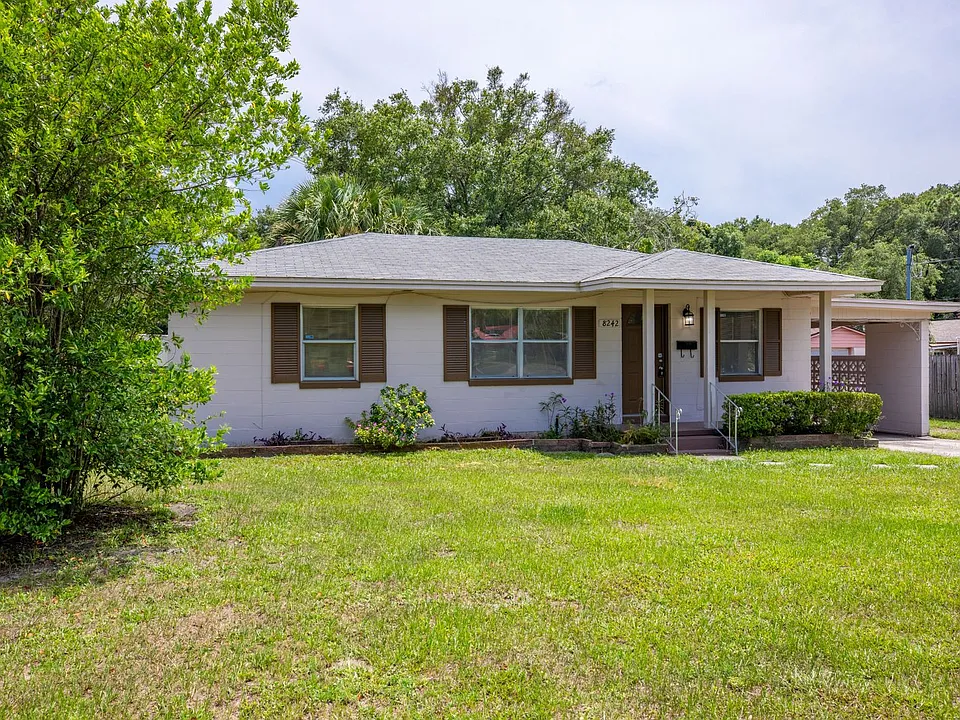 8242 Lone Star Rd