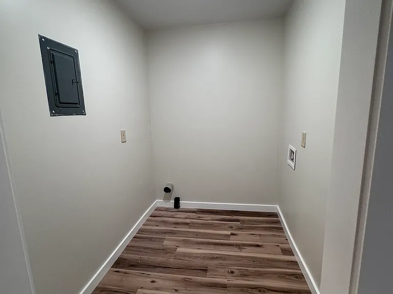 135 Hunter Ave — Photo 10