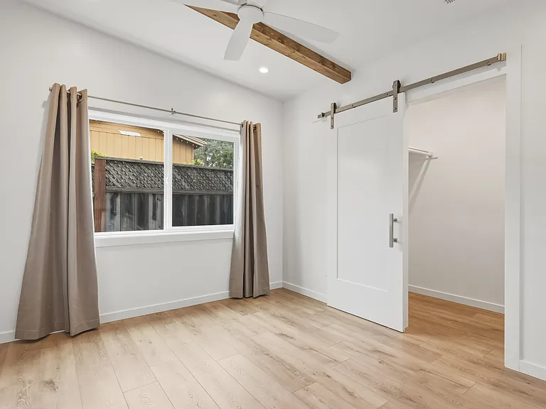 1182 Jewell Ave — Photo 12