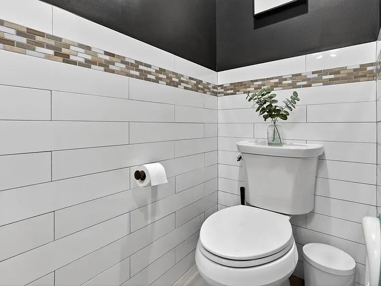926 Park Ave — Photo 14