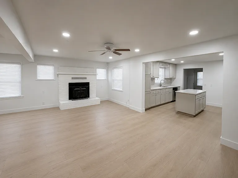 Living/Dining Room#1