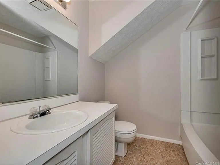 1231 Scaleybark Rd #F — Photo 11