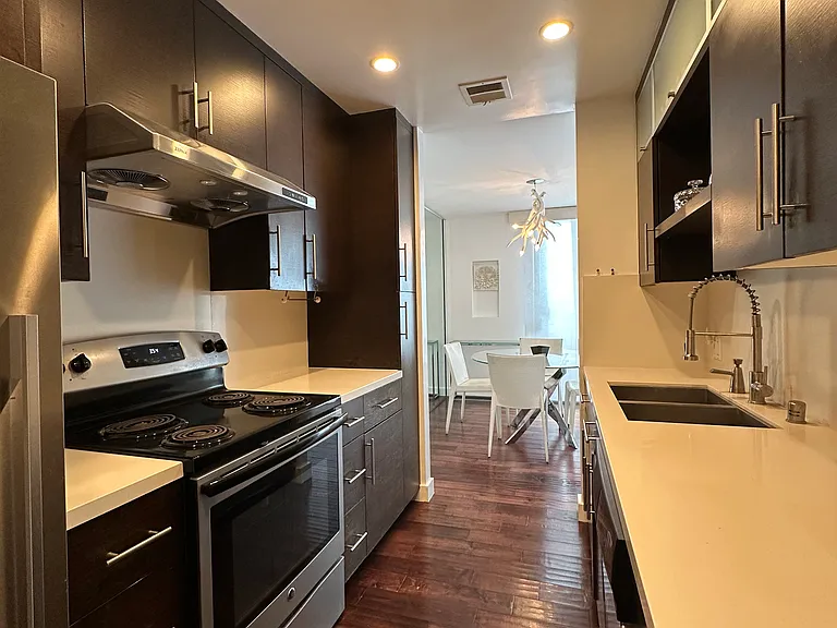 100 S Doheny Dr #923 — Photo 4