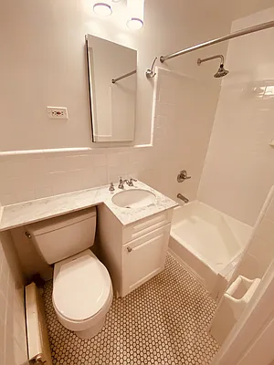 Rented by Metropolis Real Estate of Manhattan | media 11