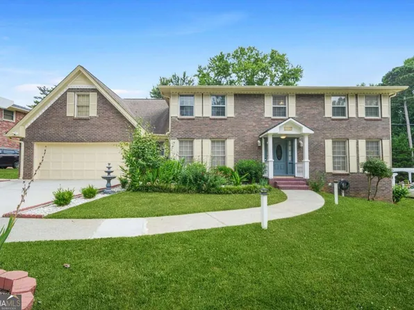 5152 Clearwater Dr, Stone Mountain, GA 30087