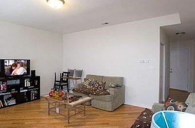 2nd image of 7609 N Bosworth Ave APT 3N