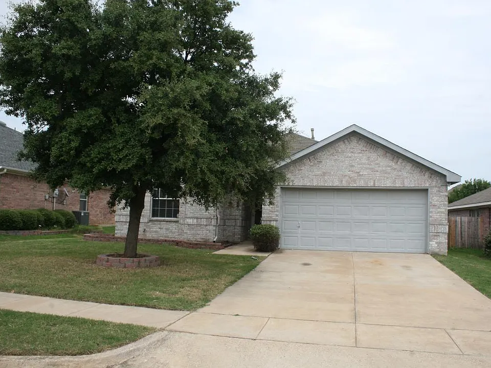1516 Nightingale Ln