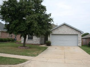1516 Nightingale Ln, Corinth, TX 76210