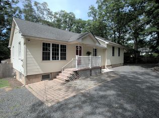802 W Farms Rd, Howell, NJ 07731