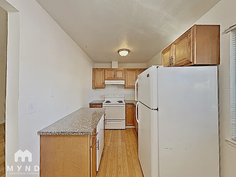 2376 Sutter Ave #2 — Photo 5