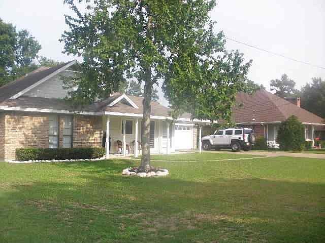 1st image of 104 Greenleaf Dr