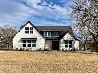 425 Massey Rd, Pilot Point, TX 76258