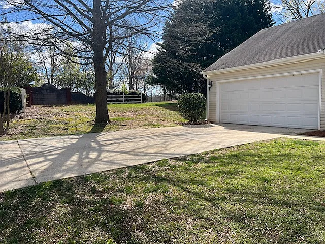 Large lot - 5205 Misty Meadow Dr