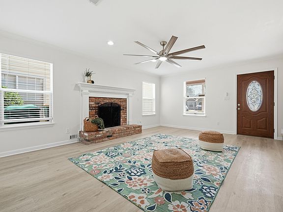 2nd image of 2715 Willow Grove Ln