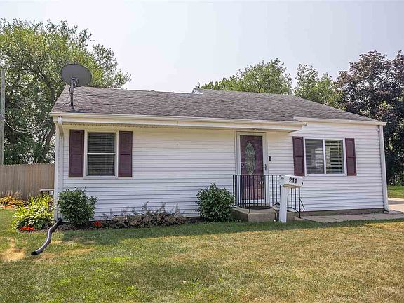 3rd image of 211 Skylark Dr