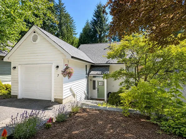 7 Maude Ct, Pt Moody, BC V3H 4E7