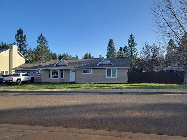 104 Tennessee View Ln, Cave Junction, OR 97523