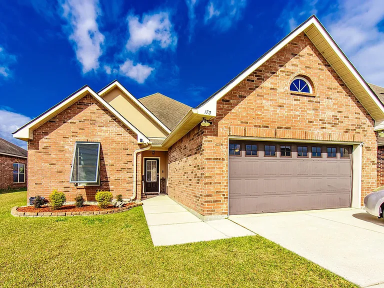 173 Laverne Dr — Photo 1