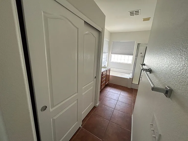 10646 Allegrini Dr — Photo 17