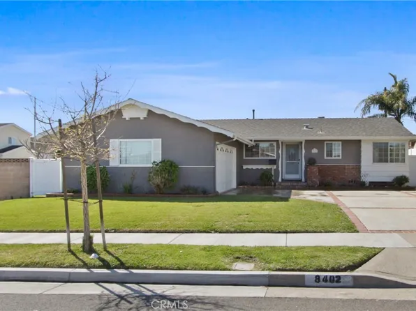 8402 Daren Cir, Huntington Beach, CA 92646