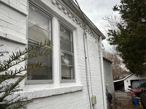 29 Patricia Ave, Saint Louis, MO 63135