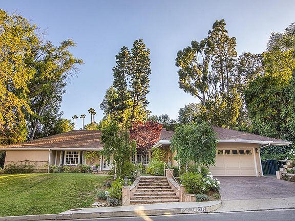 2nd image of 16840 Bosque Dr