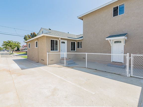 3rd image of 4734 Carmelynn St