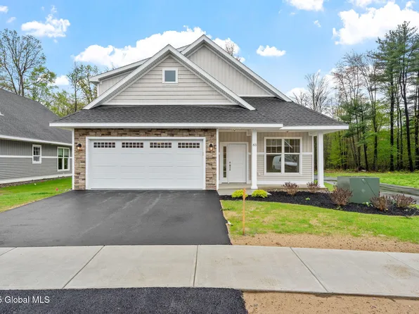 83 Whispering Pines Way, Schenectady, NY 12306