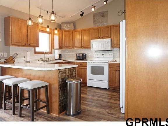 5th image of 2010 Gunnison Dr