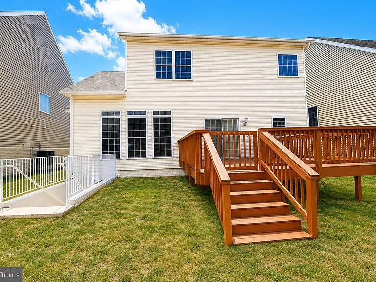 38 Hot Springs Way — Photo 3