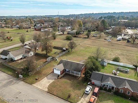 4th image of 603 Sandstone Dr