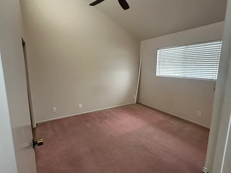 557 E Verdugo Ave #J — Photo 9