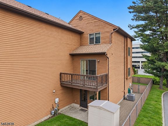2nd image of 140 Allwood Rd #E