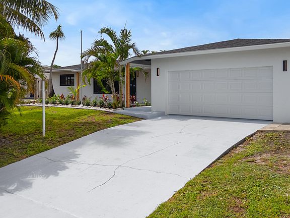 2nd image of 3914 Holly Drive