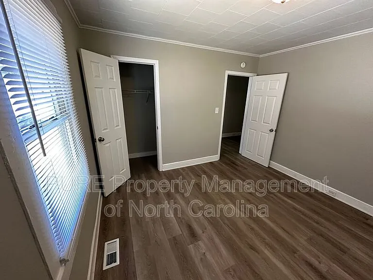 603 Robbins St — Photo 15
