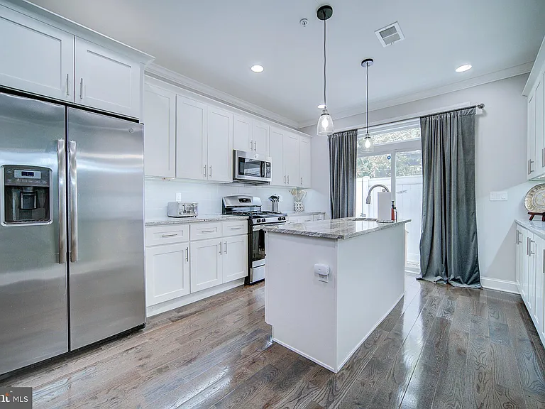 1513 S Lambert St — Photo 6
