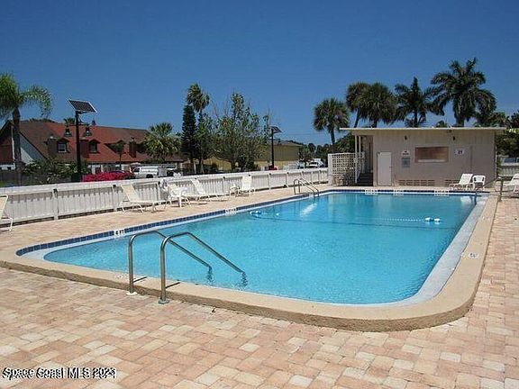 2nd image of 221 Columbia Dr APT 137