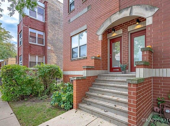 2nd image of 3250 N Hamlin Ave