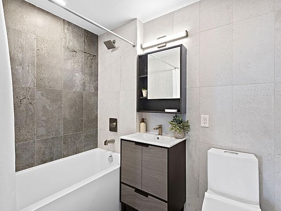 4th image of 144 Summit Ave #412