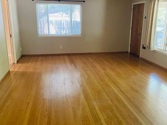 4th image of 1860 50th St