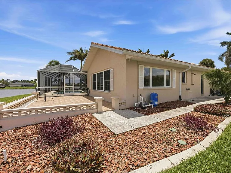 1714 Claw Ct — Photo 21