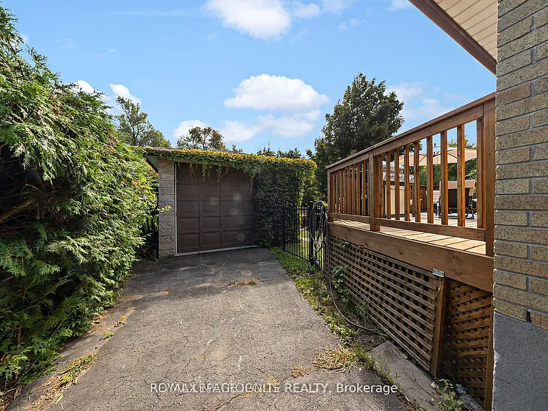 201 Southlawn Ave — Photo 15
